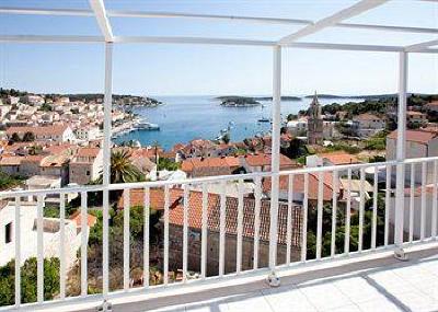 фото отеля Apartments and Rooms Bonkan Hvar