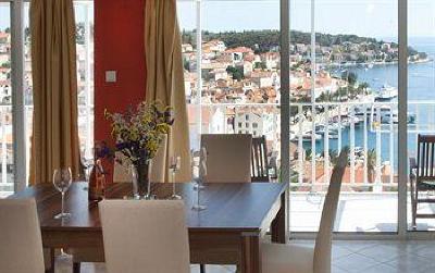 фото отеля Apartments and Rooms Bonkan Hvar
