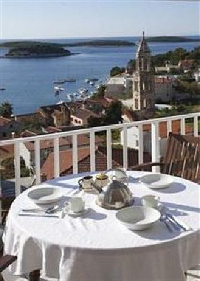 фото отеля Apartments and Rooms Bonkan Hvar