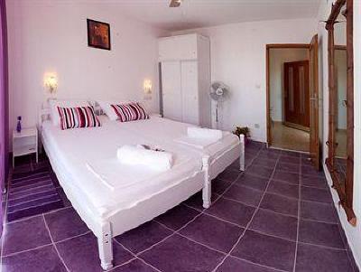 фото отеля Apartments and Rooms Bonkan Hvar