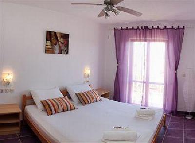 фото отеля Apartments and Rooms Bonkan Hvar