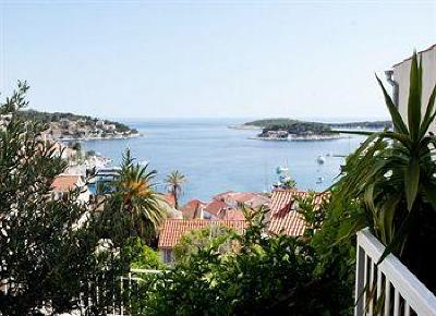 фото отеля Apartments and Rooms Bonkan Hvar