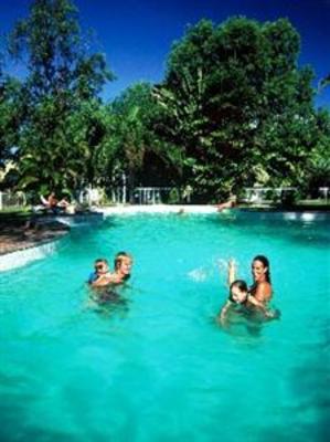 фото отеля Base Airlie Beach Resort