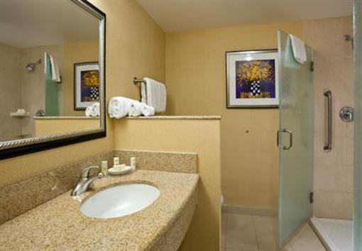 фото отеля Courtyard by Marriott Madison West/Middleton