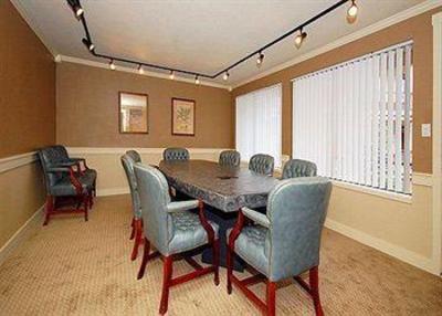 фото отеля Quality Inn & Suites Airport Convention Center
