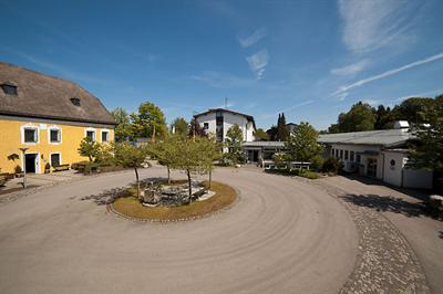 фото отеля Haus Chiemgau - Kolping-Familienhotel