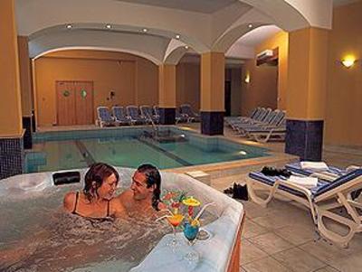 фото отеля Qawra Point Holiday Complex