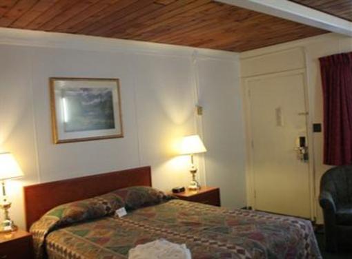 фото отеля The Villager Inn Princeton
