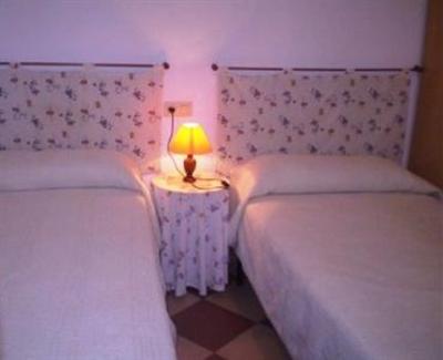 фото отеля Hostal Atenea