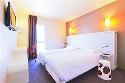 фото отеля Kyriad La Rochelle Centre - Les Minimes