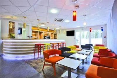 фото отеля Kyriad La Rochelle Centre - Les Minimes