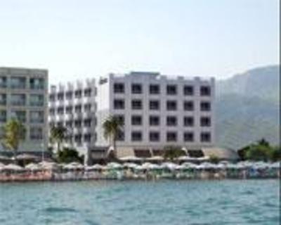 фото отеля The Beachfront Hotel