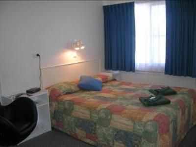 фото отеля Starline Motor Inn Miles