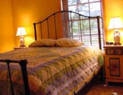 фото отеля Lost River Bed & Breakfast