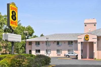 фото отеля Super 8 Fort Atkinson
