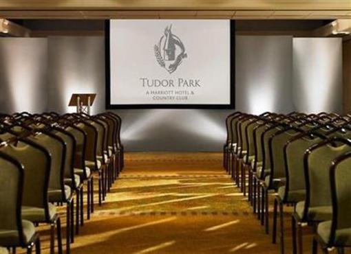 фото отеля Tudor Park Hotel & Country Club Bearsted Maidstone