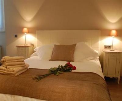 фото отеля Montseny Suites & Apartments