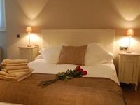 Montseny Suites & Apartments