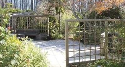фото отеля Whakatane Homestay Leaburn Farm