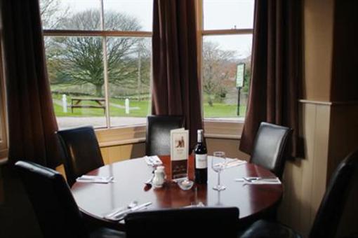 фото отеля The Fox & Hounds Inn Whitby