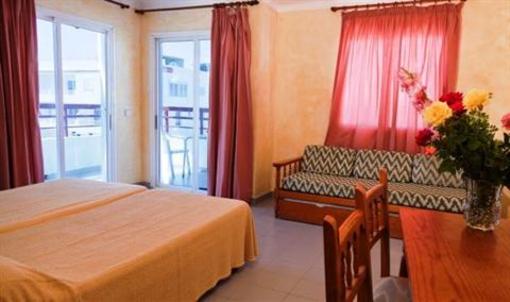фото отеля Sol Bay II Apartments Ibiza Island