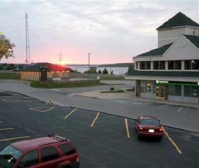 фото отеля Econo Lodge Miramichi