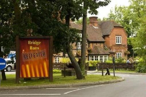 фото отеля Premier Inn Woking