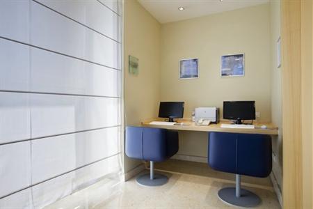фото отеля Holiday Inn Milan - Garibaldi Station