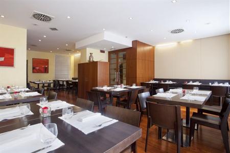 фото отеля Holiday Inn Milan - Garibaldi Station