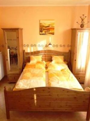 фото отеля Varkert Apartman
