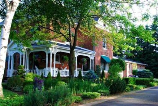 фото отеля Country Doll House Bed & Breakfast