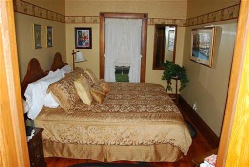 фото отеля Country Doll House Bed & Breakfast