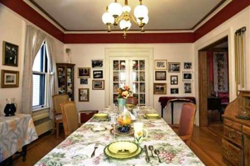 фото отеля Lathrop House B&B