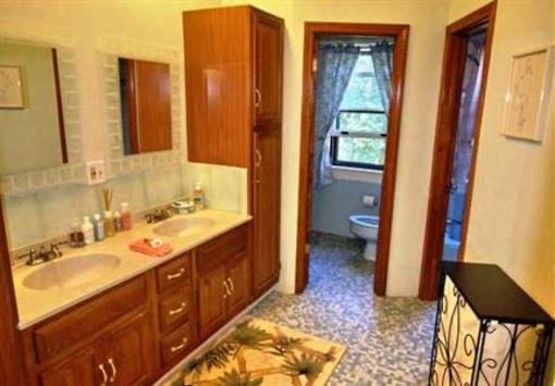 фото отеля Lathrop House B&B