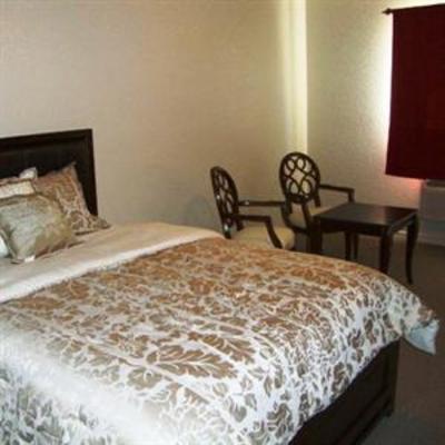 фото отеля Roomy Suites