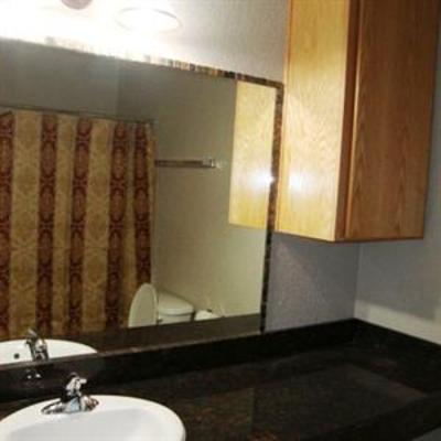 фото отеля Roomy Suites