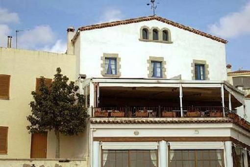 фото отеля Hostal De La Placa Cabrils