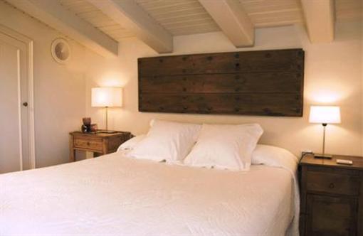 фото отеля Hostal De La Placa Cabrils