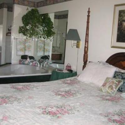 фото отеля Crestview Inn & Suites