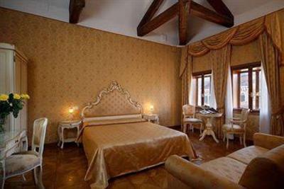 фото отеля Palazzo Guardi