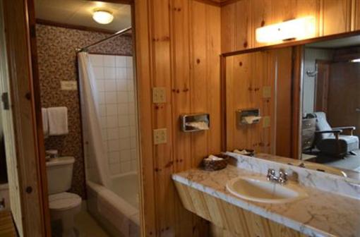 фото отеля Hotel-Motel Les Voitures d'Eau