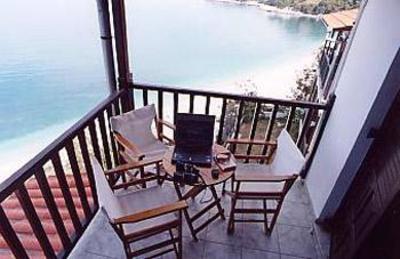 фото отеля Karaoulanis Beach Aparthotel Agios Ioannis