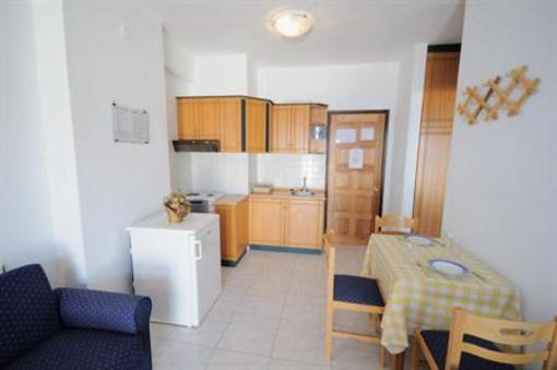 фото отеля Karaoulanis Beach Aparthotel Agios Ioannis