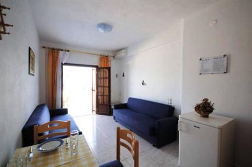 фото отеля Karaoulanis Beach Aparthotel Agios Ioannis