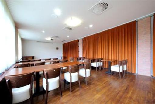 фото отеля Hotel S-centrum Benesov