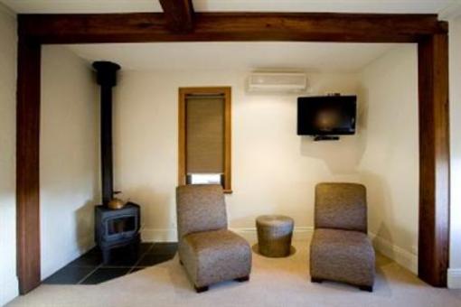 фото отеля Whistler Farm B&B