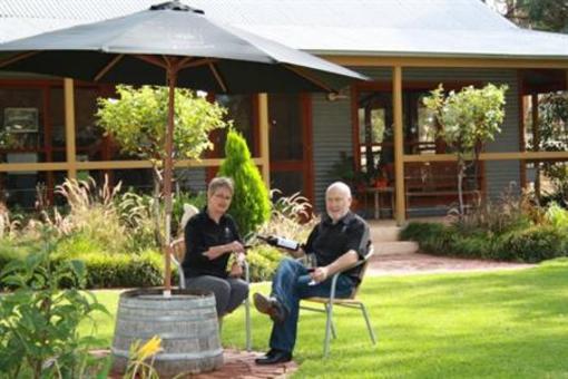 фото отеля Whistler Farm B&B