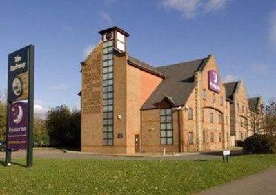 фото отеля Premier Inn Central Guildford