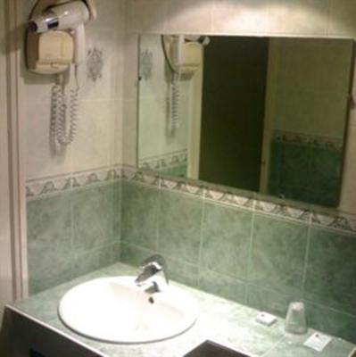 фото отеля Hotel le Lyon Bron