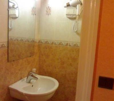 фото отеля Hotel le Lyon Bron